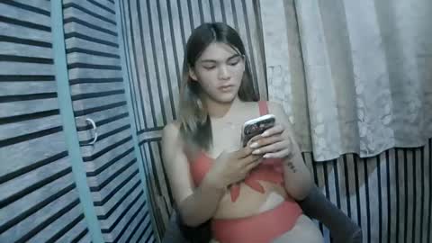 urasianmikayxx online show from 01.17.25