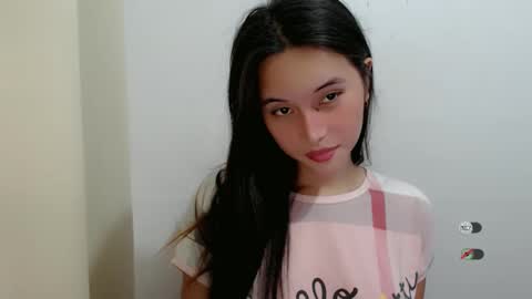 Snapshot of urasianshizuka chatting on 05.25.26 SHIZUKA online show from 05.25.26