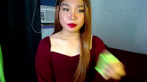 Snapshot of urasiansweet_cummer chatting on 02.13.25 KENDRA online show from 02.13.25