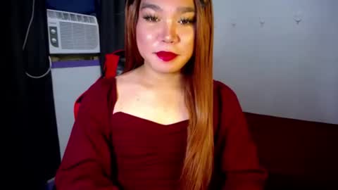 Snapshot of urasiansweet_cummer chatting on 02.15.25 KENDRA online show from 02.15.25