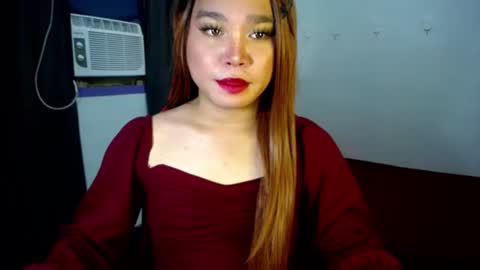 Snapshot of urasiansweet_cummer chatting on 02.17.25 KENDRA online show from 02.17.25