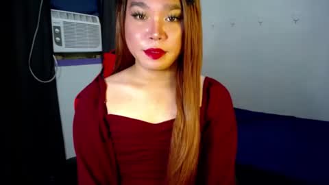 Snapshot of urasiansweet_cummer chatting on 02.17.25 KENDRA online show from 02.17.25