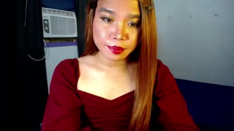 Snapshot of urasiansweet_cummer chatting on 02.19.25 KENDRA online show from 02.19.25