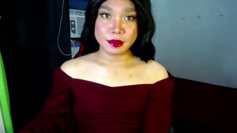 Snapshot of urasiansweet_cummer chatting on 03.11.25 KENDRA online show from 03.11.25