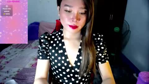 Snapshot of urasiansweet_cummer chatting on 10.19.25 KENDRA online show from 10.19.25