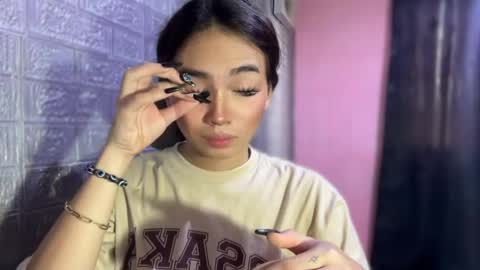 Clara online show from 12.04.24