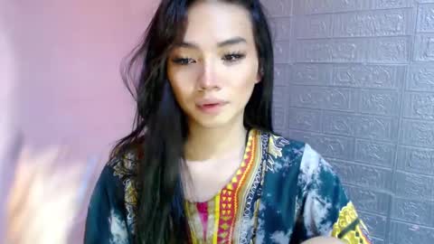 Clara online show from 01.04.25