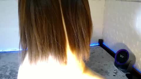 Snapshot of urbabyhot_gurl chatting on 01.08.25 QUEEN ANGEL online show from 01.08.25