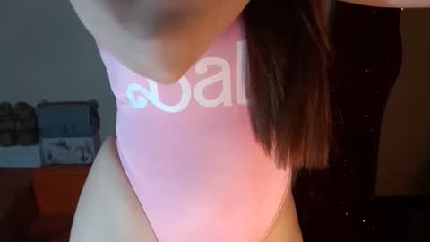 Snapshot of urbabyhot_gurl chatting on 09.12.25 QUEEN ANGEL online show from 09.12.25