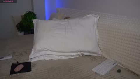 Snapshot of urblonde001 chatting on 07.02.26 Ksenia Pterson online show from 07.02.26