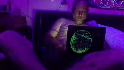 urdaddy875867 online show from 04.20.26