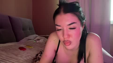 Snapshot of urdevilbaby chatting on 01.12.25 Margo online show from 01.12.25