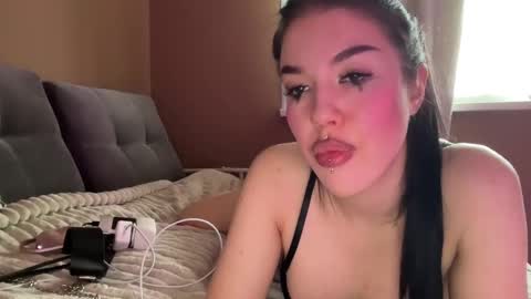 Snapshot of urdevilbaby chatting on 02.11.25 Margo online show from 02.11.25