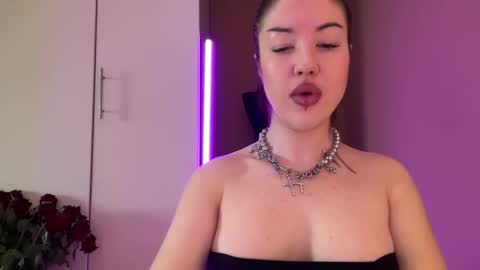 Snapshot of urdevilbaby chatting on 10.07.25 Margo online show from 10.07.25