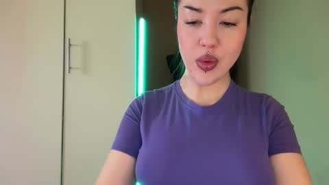 Snapshot of urdevilbaby chatting on 10.13.25 Margo online show from 10.13.25