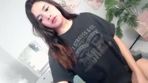 Snapshot of ure_asiancockgirl07 chatting on 09.27.25 Bretesh online show from 09.27.25