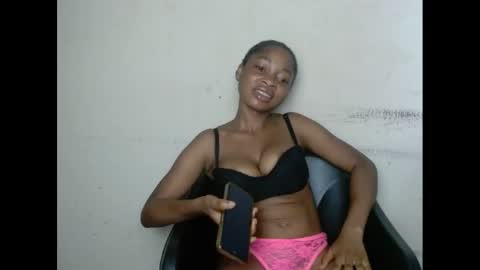 Snapshot of urflirtydoll chatting on 02.20.25 urflirtydoll online show from 02.20.25