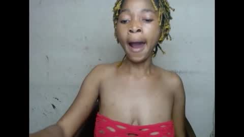 Snapshot of urflirtydoll chatting on 09.29.25 urflirtydoll online show from 09.29.25