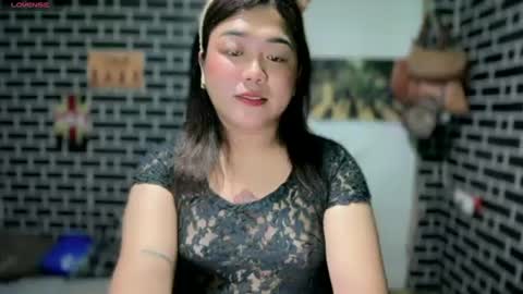 Snapshot of urgirl_dimple chatting on 06.17.26 Dimple online show from 06.17.26