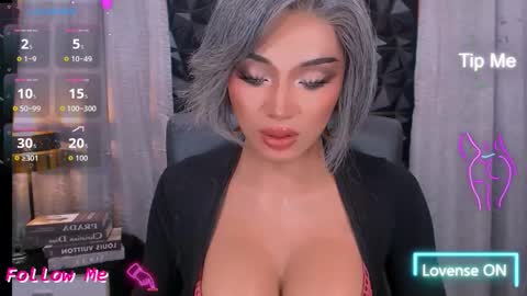 Snapshot of urgoddess_bella chatting on 09.13.25 My bella 3 online show from 09.13.25