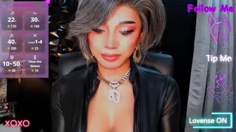 Snapshot of urgoddess_bella chatting on 10.19.25 My bella 3 online show from 10.19.25