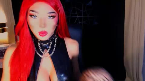 Snapshot of urgoddess_bella chatting on 10.28.25 My bella 3 online show from 10.28.25