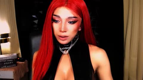 Snapshot of urgoddess_bella chatting on 11.03.25 My bella 3 online show from 11.03.25