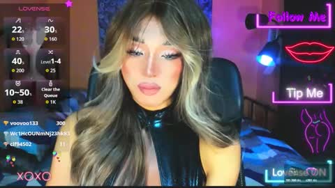 Snapshot of urgoddess_bella chatting on 11.13.25 My bella 3 online show from 11.13.25