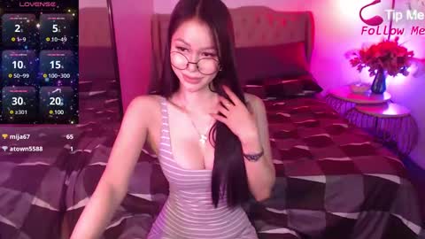 Snapshot of urgoddessofsex chatting on 01.13.25 angela online show from 01.13.25