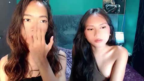 Snapshot of urhot_athena chatting on 04.24.26 urhot_athena online show from 04.24.26
