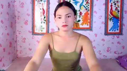 Snapshot of urhot_maxine chatting on 06.18.26 urhot_maxine online show from 06.18.26