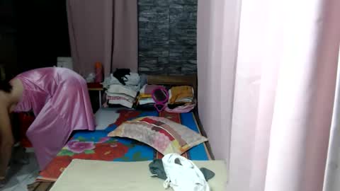 urhotvivian11 online show from 12.22.25