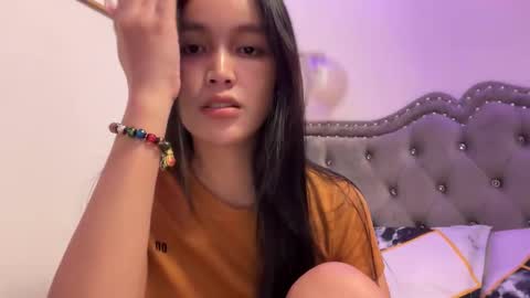 Snapshot of urkatiecookie chatting on 11.04.25 Amira online show from 11.04.25