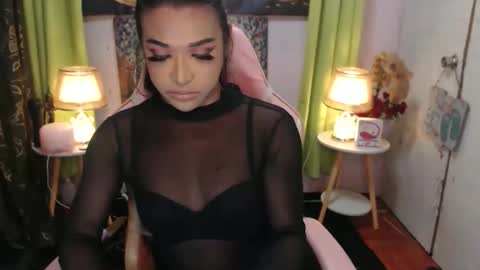 Snapshot of urlegendarysex chatting on 02.17.25 Queen Nicole online show from 02.17.25