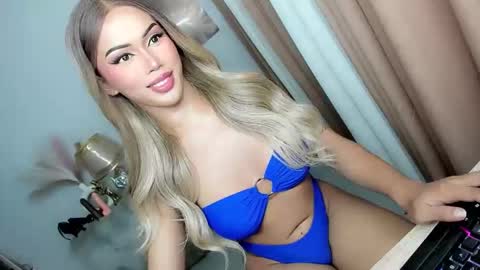 Snapshot of urlovelyangelts chatting on 10.29.25 ANGEL online show from 10.29.25