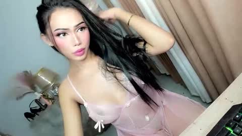 Snapshot of urlovelyangelts chatting on 11.20.25 ANGEL online show from 11.20.25