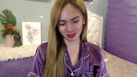 Snapshot of urlovelypinayxxx chatting on 07.05.26 MIYA online show from 07.05.26