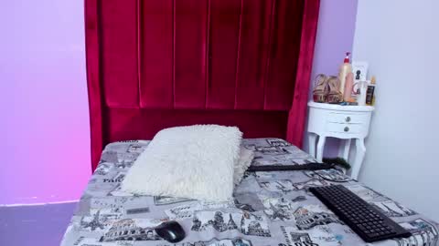 Snapshot of urlovex chatting on 03.10.25 Love online show from 03.10.25