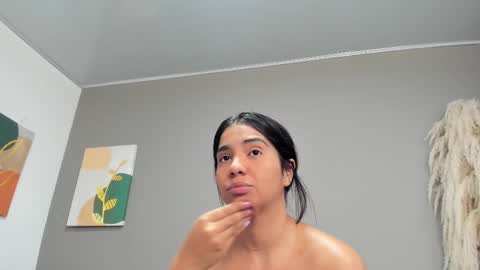 Snapshot of urlovex chatting on 10.06.25 Love online show from 10.06.25