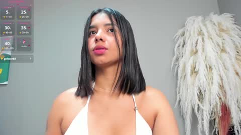 Snapshot of urlovex chatting on 10.06.25 Love online show from 10.06.25