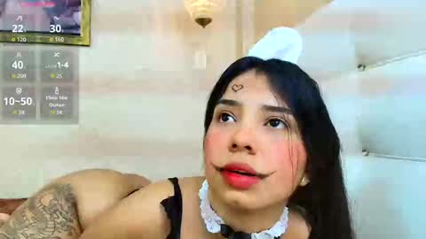 Snapshot of urlovex chatting on 10.31.25 Love online show from 10.31.25