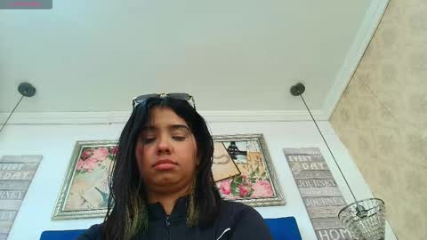 Snapshot of urlovex chatting on 11.21.25 Love online show from 11.21.25