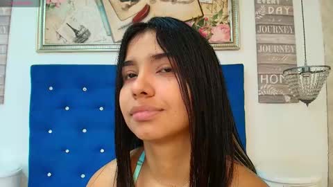 Snapshot of urlovex chatting on 11.26.25 Love online show from 11.26.25