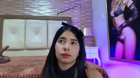 Snapshot of urlovex chatting on 12.03.25 Love online show from 12.03.25