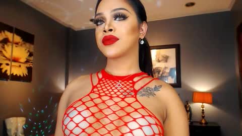 Snapshot of urmajestytyra chatting on 12.15.25 UrMajestyTyra online show from 12.15.25