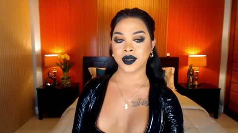 Snapshot of urmajestytyra chatting on 06.21.26 UrMajestyTyra online show from 06.21.26