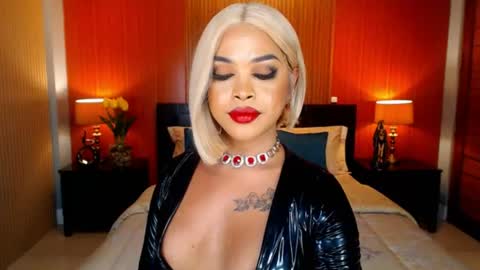 Snapshot of urmajestytyra chatting on 06.22.26 UrMajestyTyra online show from 06.22.26