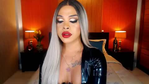 Snapshot of urmajestytyra chatting on 07.17.26 UrMajestyTyra online show from 07.17.26