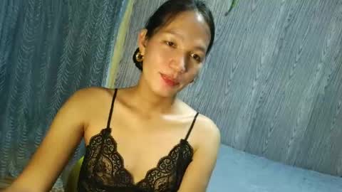 queen julia not into CHEAPGUY online show from 10.23.25