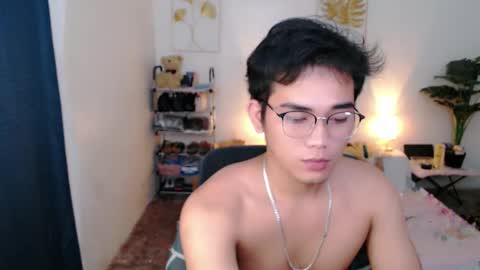 urpinoy_cummer online show from 11.02.25
